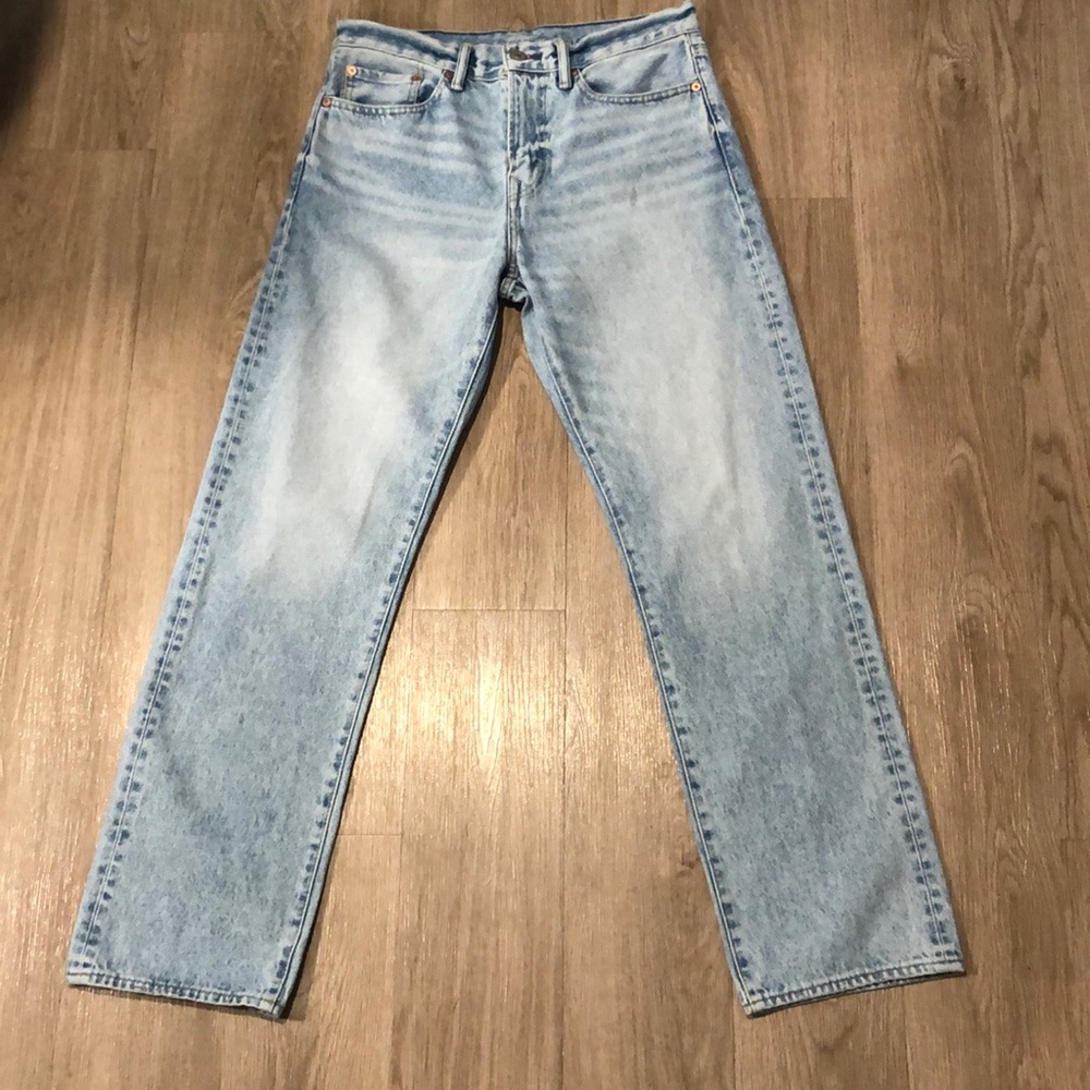 American Eagle Jeans Light Washed Size 31 x 32 GUC